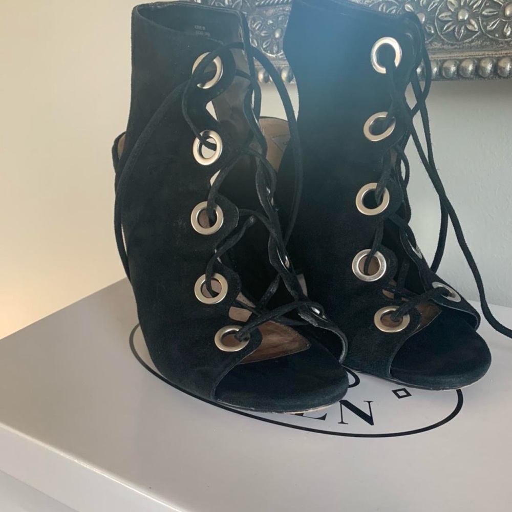 Steve madden lace up heels